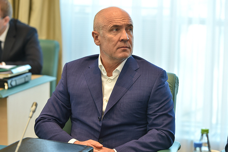    «Татавтодор» Айрата Шаймиева заключил госконтрактов за апрель – июнь на сумму свыше 6 млрд рублей. Весь объем контрактов направлен на ремонт республиканских дорог общего пользования.   
Фото: rais.tatarstan.ru