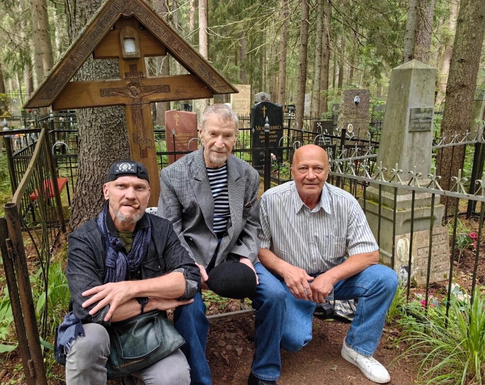 Фото: личный архивМеньшиков, Краско, Поляков у креста Андрея