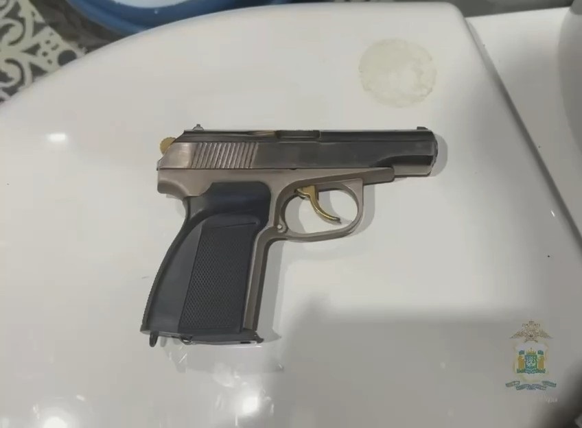    Житель Ханты-Мансийска выстрелил в мужчину из-за просьбы сделать музыку потише