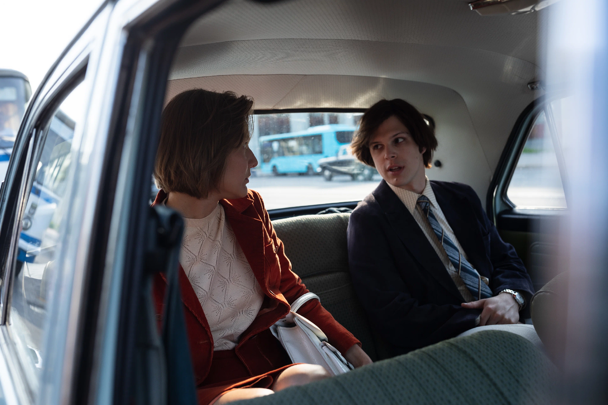 Кадр из сериала "Игры". Фото https://www.kinopoisk.ru/picture/4010880/