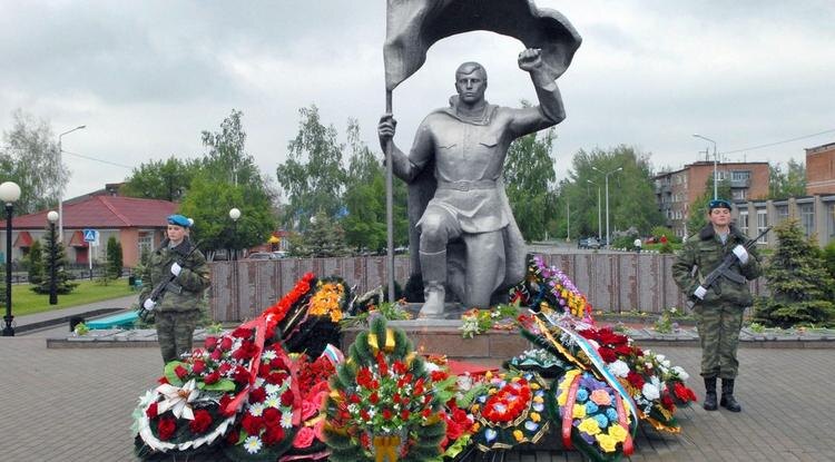 Памятник в ВолоконовкеФото: из архива Виктора Овчинникова
