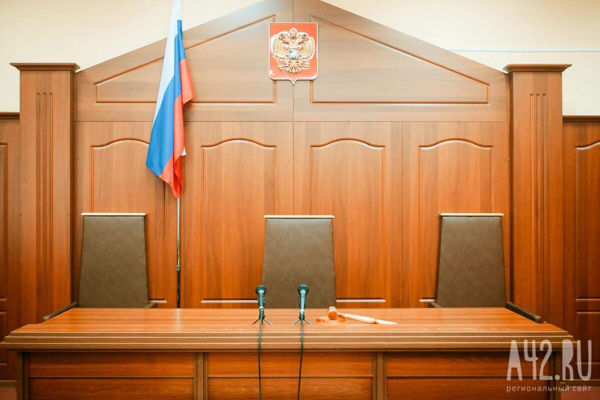 В городе Берёзовский суд вынес приговор мужчине. Его признали виновным в убийстве супруги. По данным СУ СК России по Кузбассу, преступление было совершено в августе 2020 года.