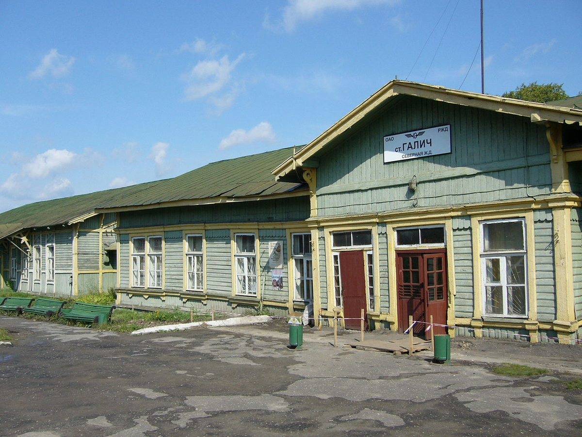 Здание вокзала в 2006 году. 