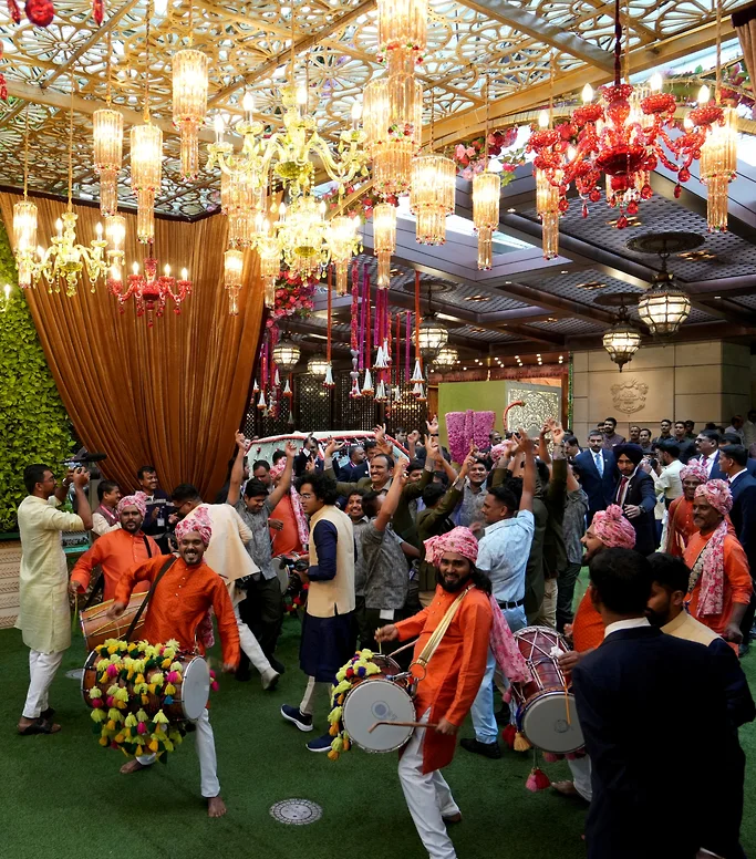 Празднование свадьбы. Фото: Reuters