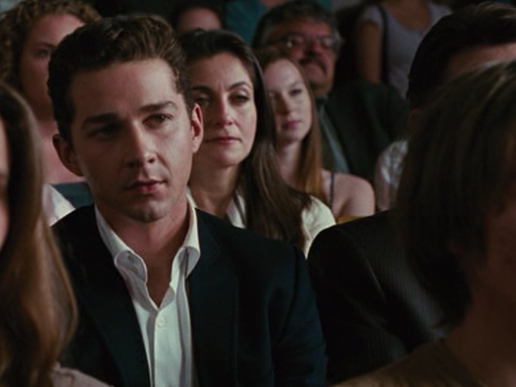 Джейк Мур (в исполнении Шайи Лабафа)