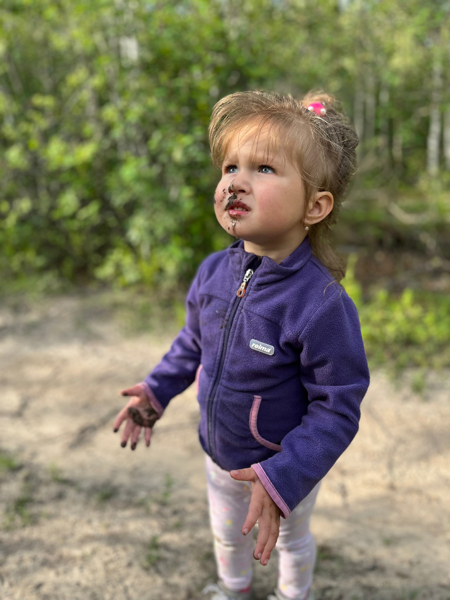 Стыд связан с тем, что мы чувствуем себя несовершенными, недостойными, недостаточно хорошими перед другими людьми