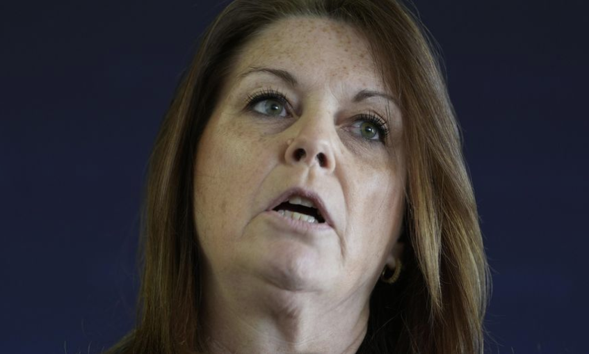 Директор Секретной службы США Кимберли Читл выступает во время пресс-конференции по безопасности Республиканской национальной конвенции в четверг, 6 июня 2024 года, в Милуоки © AP Photo/Morry Gash