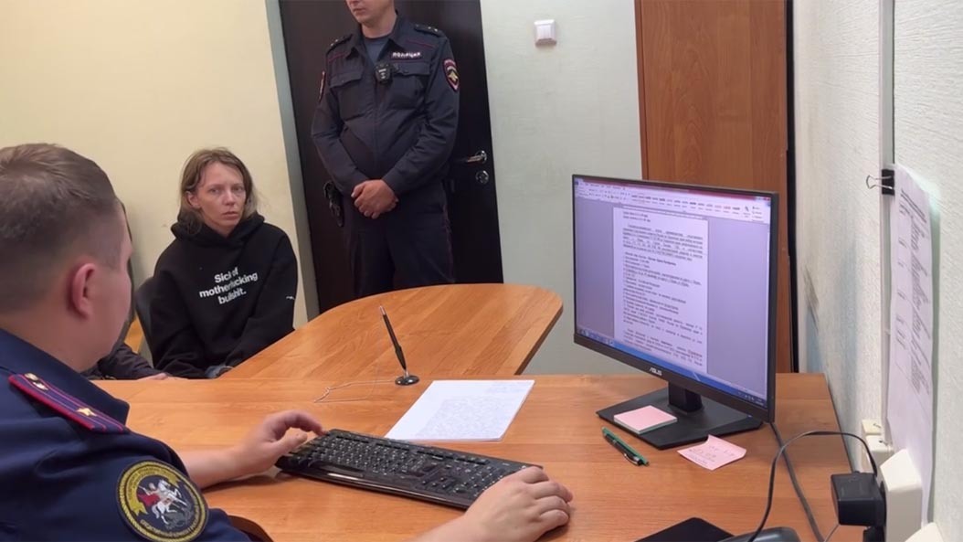 Пермские следователи назвали мотив жестокого убийства ребенка в Перми. Обвиняемая Ирина Шатова из-за долгов планировала свести счеты с жизнью и ребенка убила, чтобы он не оставался один.