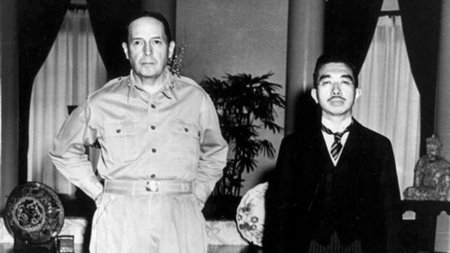 Макартур и Хирохито