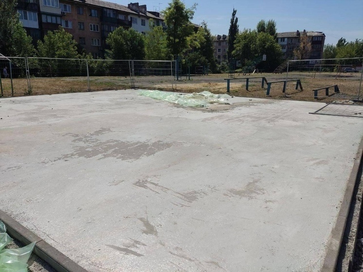    В Макеевке благоустройство спортплощалок ведется под контролем строителей из Югры