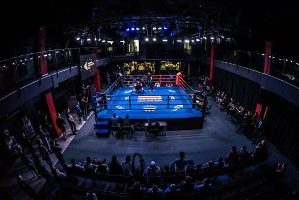 Рмк екатеринбург мма. Дворец единоборств рмк екатеринбург. Академия единоборств рмк екатеринбург. Академия рмк екатеринбург. Рмк зал.