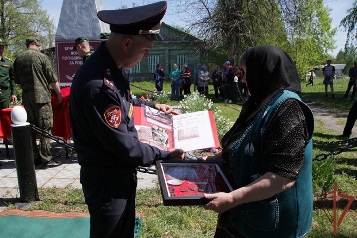    Личные вещи Митрофана Чекмарёва передали родным