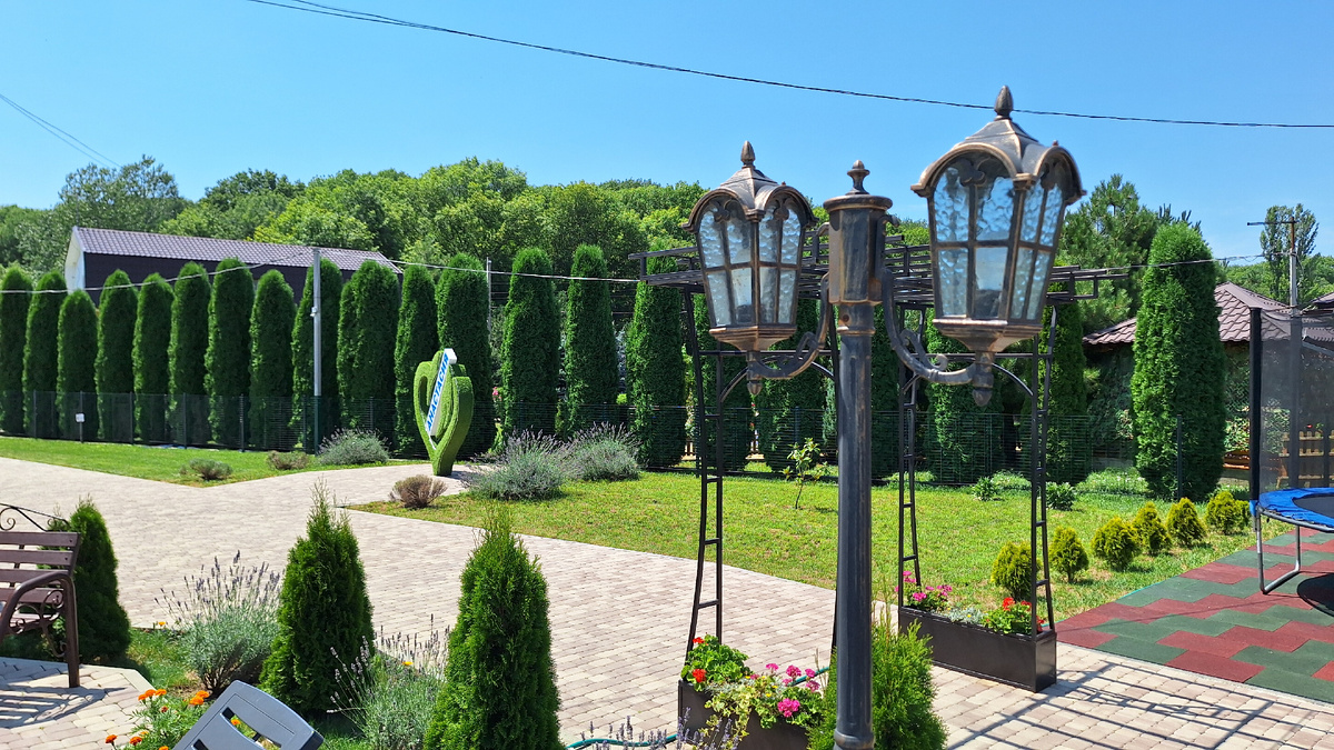 Краснодарский край, отдыхаем на горячих источниках территория базы отдыха. Сейчас, лето 2024