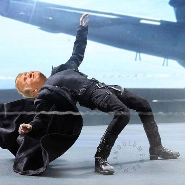 Фото из соцсетей. Трамп уворачивается от пуль, как Нео.