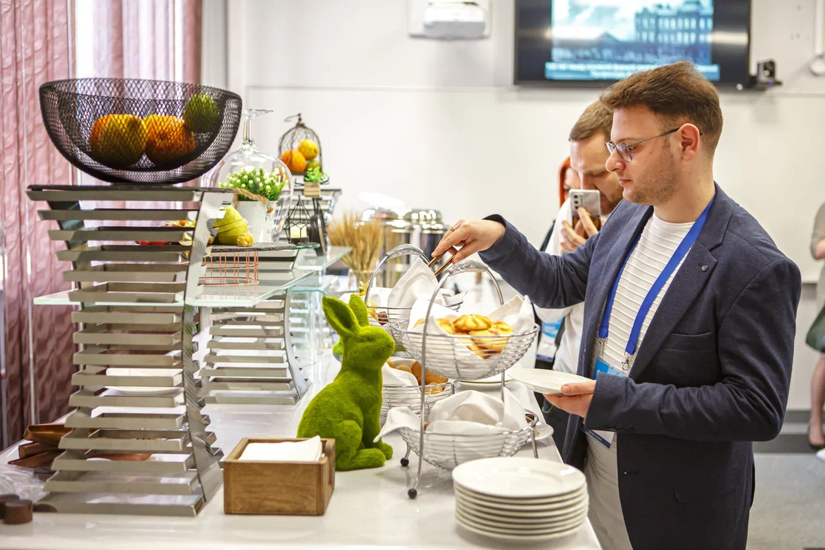 Организация фуршета на конференцию от Campus Catering