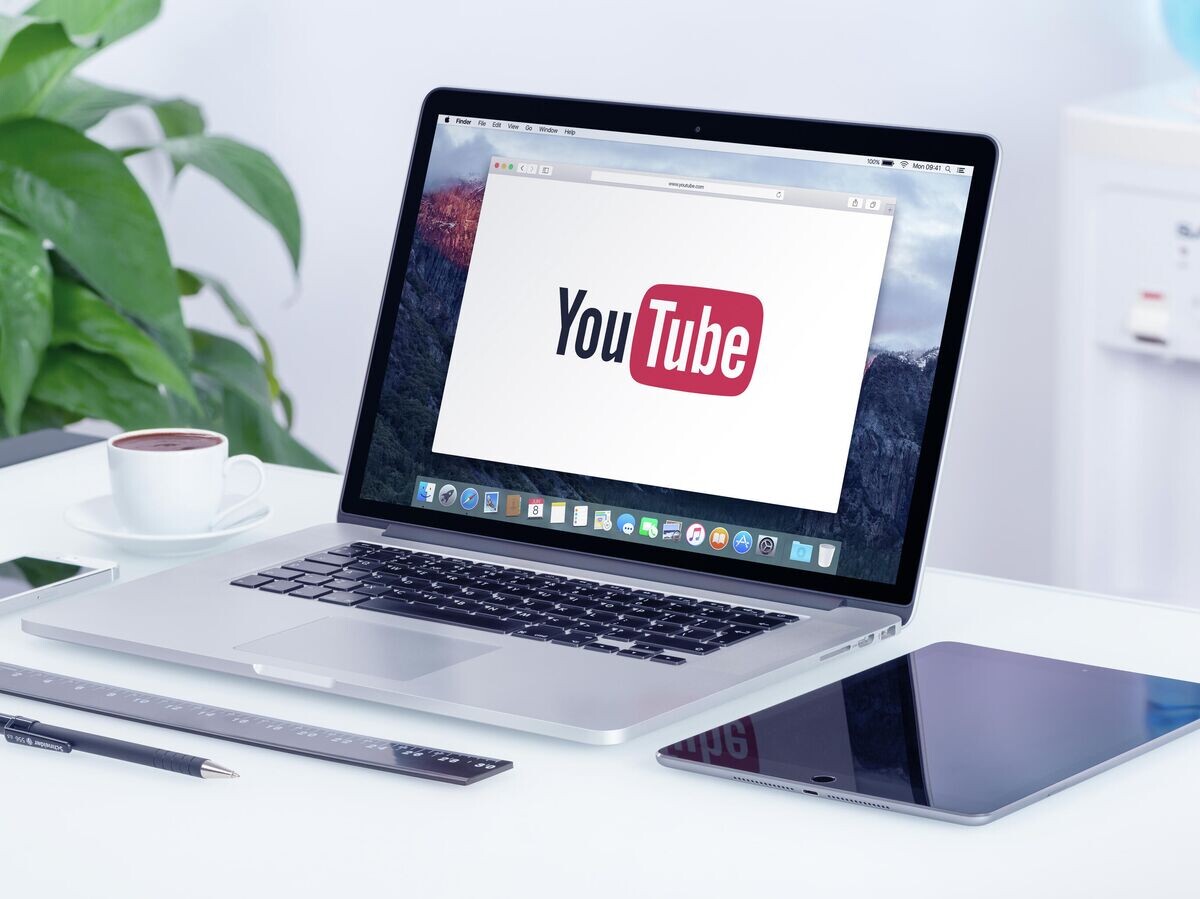    Логотип YouTube © Depositphotos.com / alexey_boldin