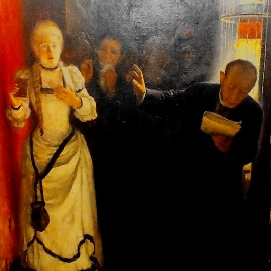 "Дебютантка" (1893) хранится в доме-музее М. Н. Ермоловой на Тверском бульваре. Экскурсия по второму этажу начинается с экспозиционной темы «Дебют»,  что соответствует хронологии жизненного и творческого пути великой актрисы.