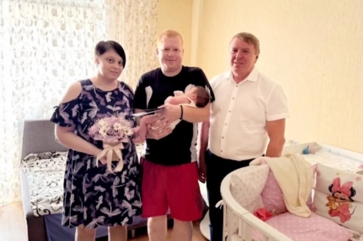   Боец СВО из Удмуртии приехал домой повидать новорожденную дочь