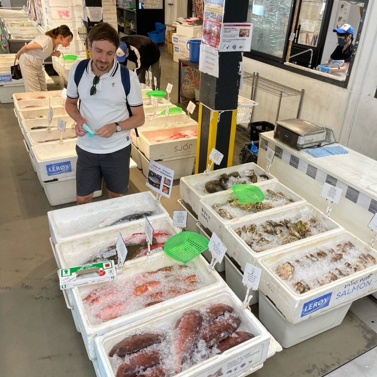 Шеф Олег Перфилов на рынке в Бангкоке