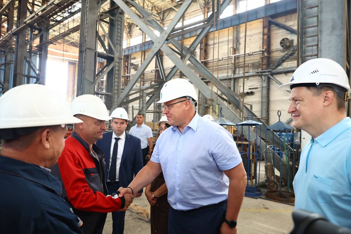 Глава Астраханской области посетил астраханское предприятие ОСК