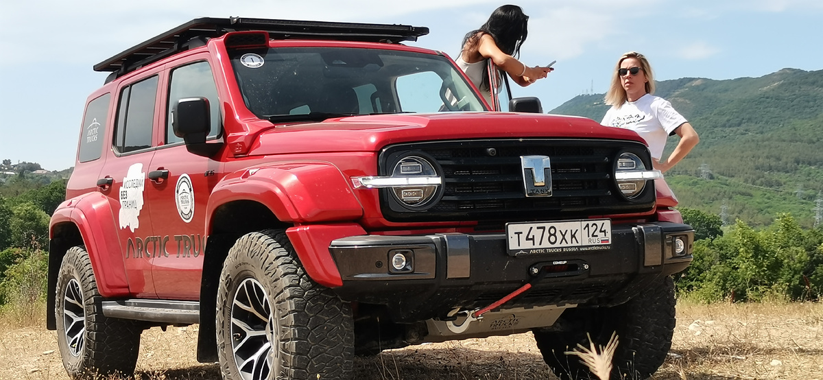 Tank 300 AT35 могут управлять даже довочки