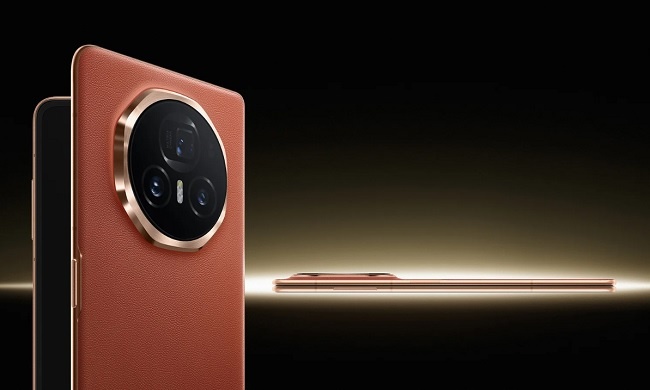 Благодаря новому шарниту аппарат стал еще более тонким