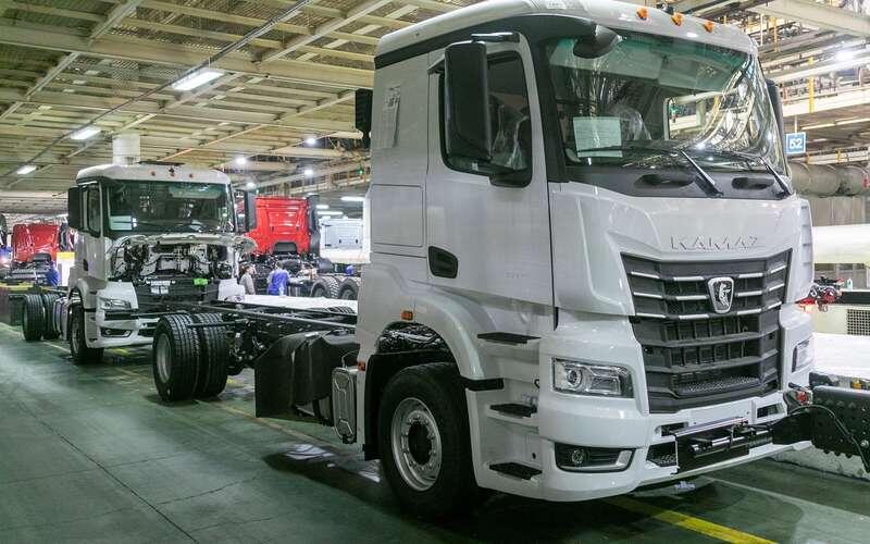 Линейка грузовиков нового поколения КАМАЗ К5 официально пополнилась двумя новыми моделями – пресс-служба предприятия сообщила, что в июне с конвейера автомобильного завода сошли КАМАЗ-54902 и...