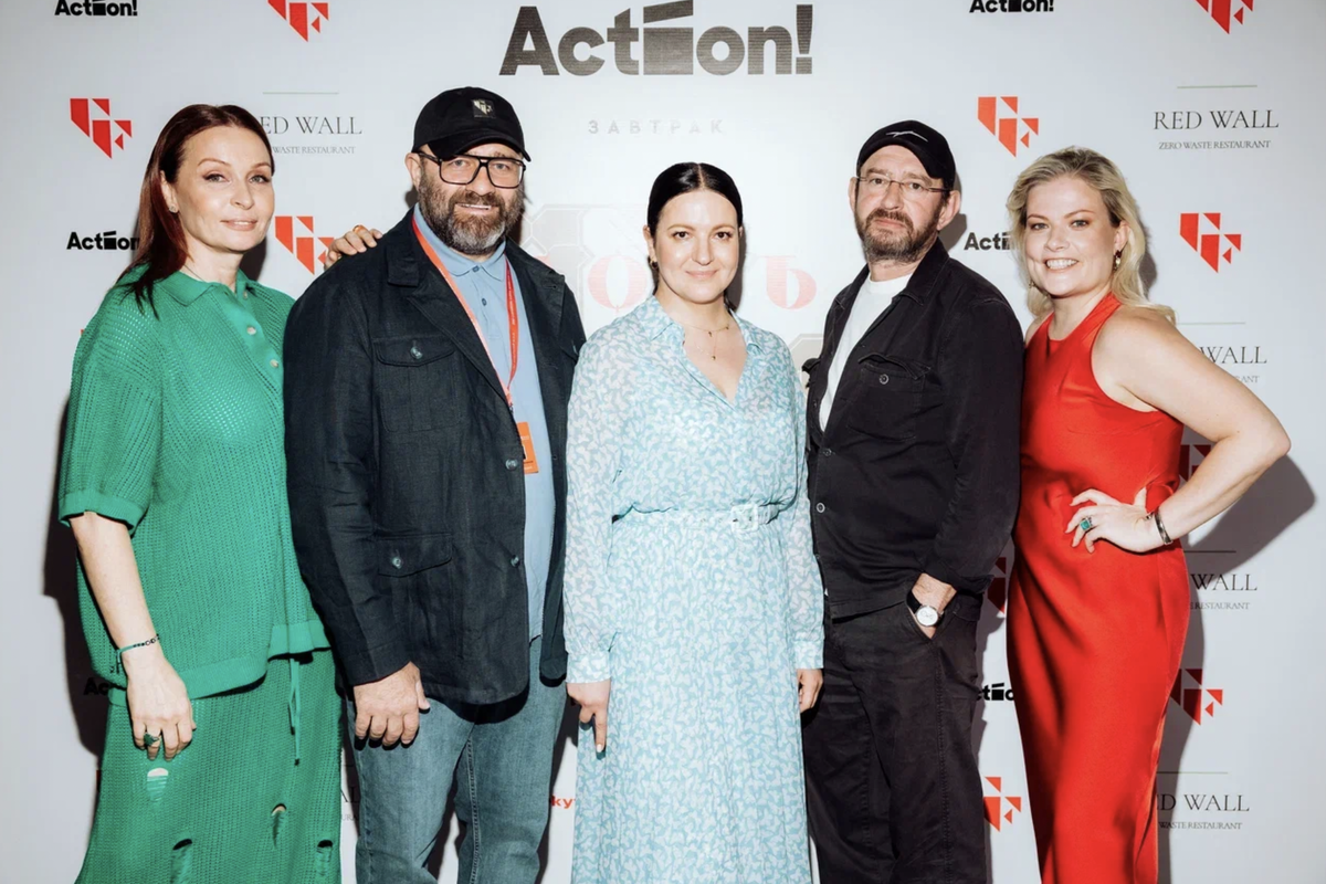     Евгения Попова, Михаил Пореченков, Оксана Михеева, Константин Хабенский и Марья Дей