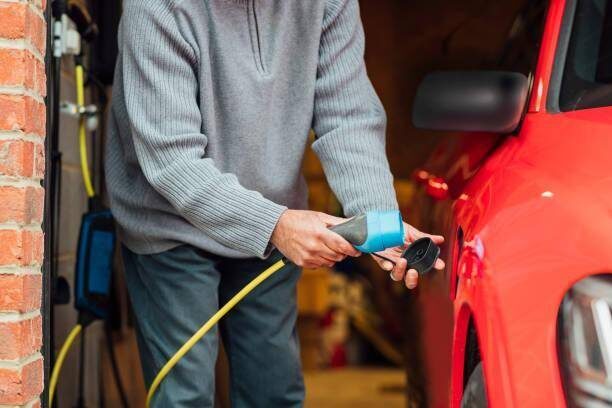 Зарядка электромобиля в домашних условиях