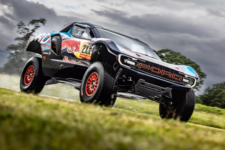 Компания Ford ошеломила публику на Фестивале скорости в Гудвуде, прошедшем в эти выходные, представив Raptor T1+ — гоночный пикап, созданный для победы в ралли «Дакар» в следующем году.