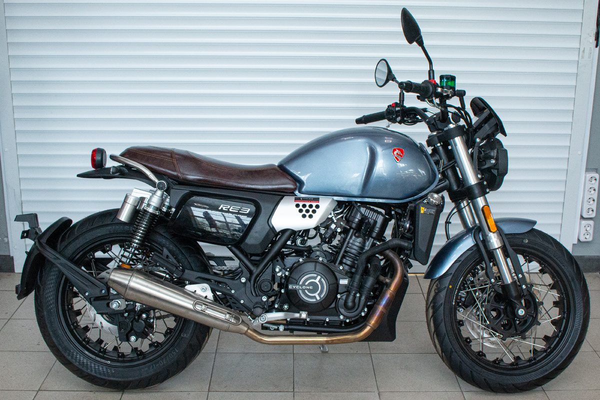 Классический дорожный мотоцикл CYCLONE RE3 (голубой)