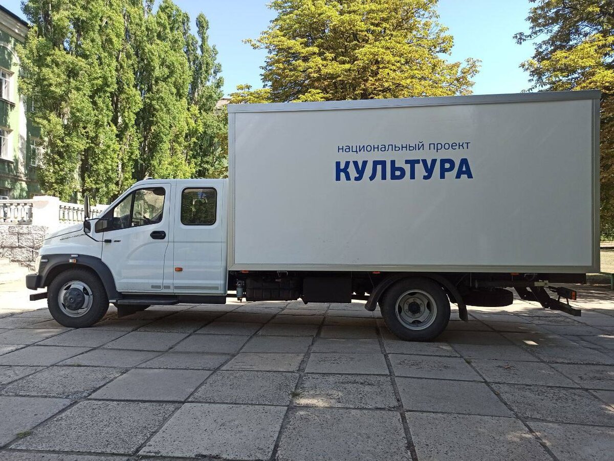   Сообщил региональный Минкульт.  ✔️Ключи от автомобилей переданы Дворцам культуры в Северодонецке, Новопскове и Красном Луче.  