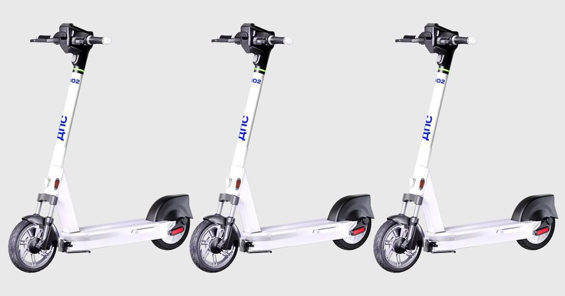 На прошлой неделе депутат Госдумы Владислав Даванков предложил создать «электросамокатную полицию». Инициативу подхватила компания «Юрент», представив на Петербургском международном юридическом форуме самокат для сотрудников ДПС.