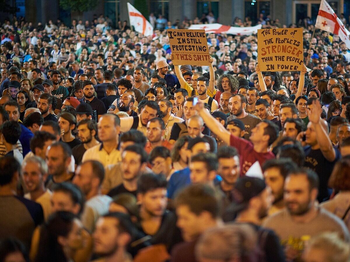    Участники акции протеста у здания парламента Грузии в Тбилиси. 22 июня 2019© Sputnik / Александр Имедашвили