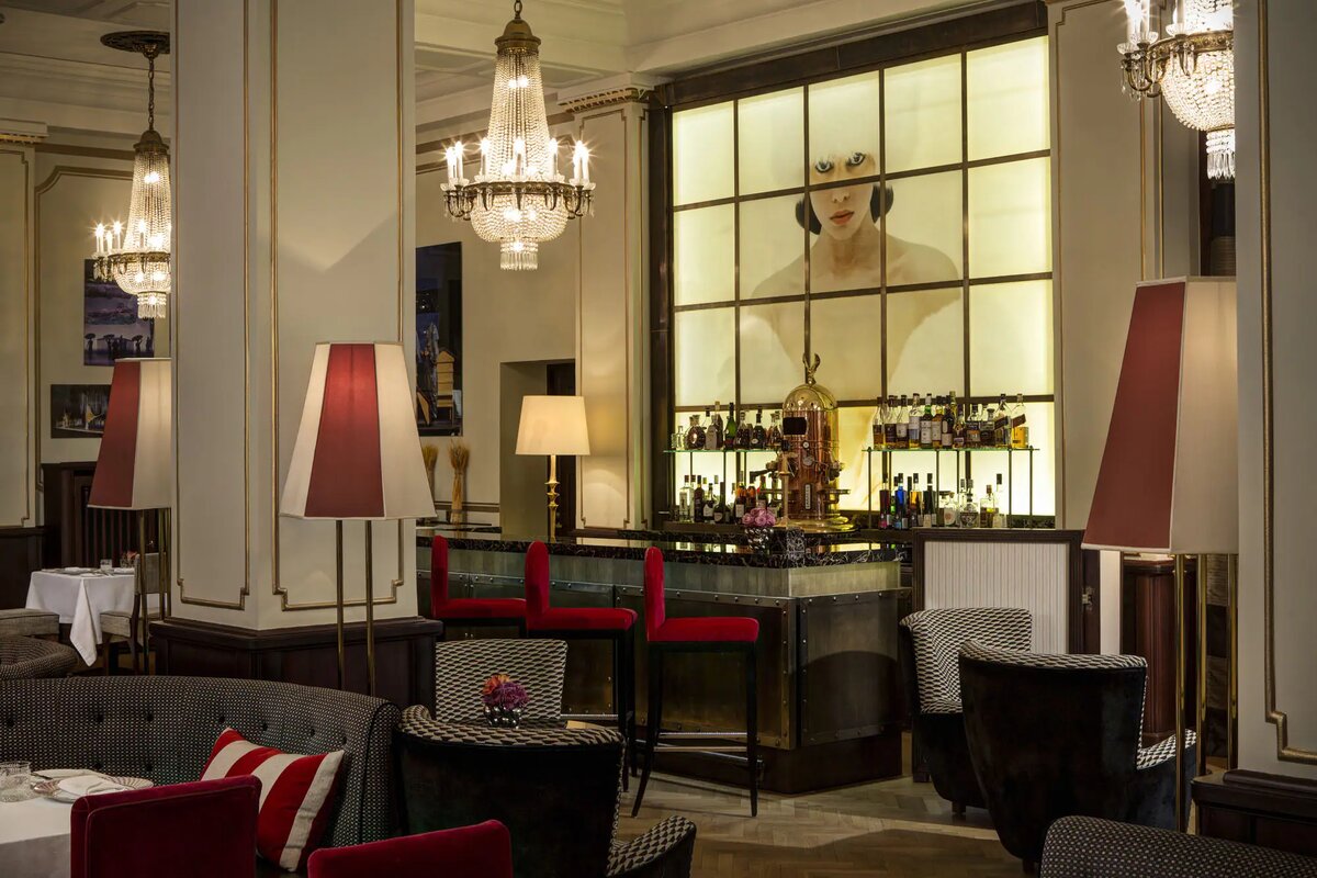 Источник: https://www.roccofortehotels.com/hotels-and-resorts/hotel-astoria/