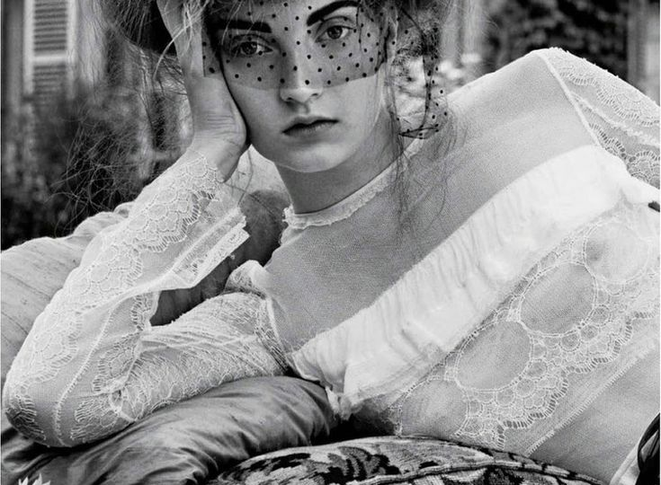 "Все замужние женщины обязательно несчастны"