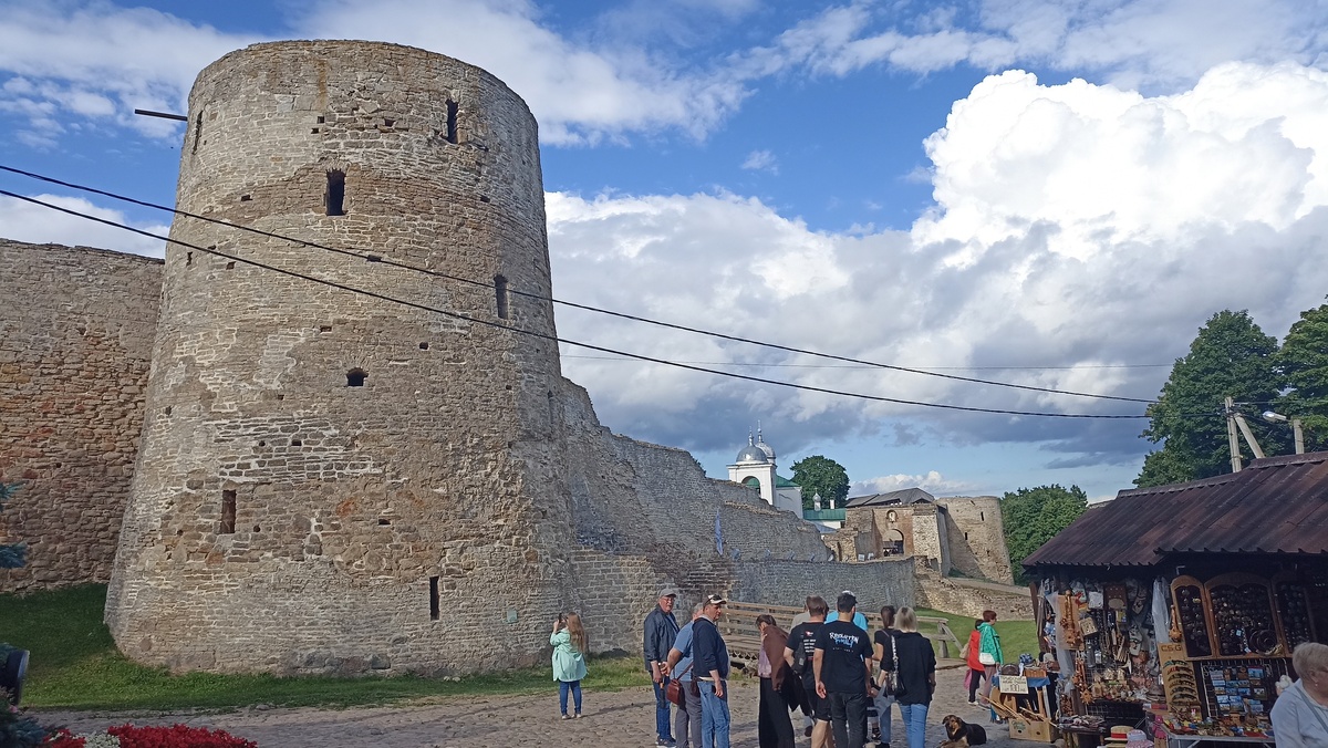 Главный вход