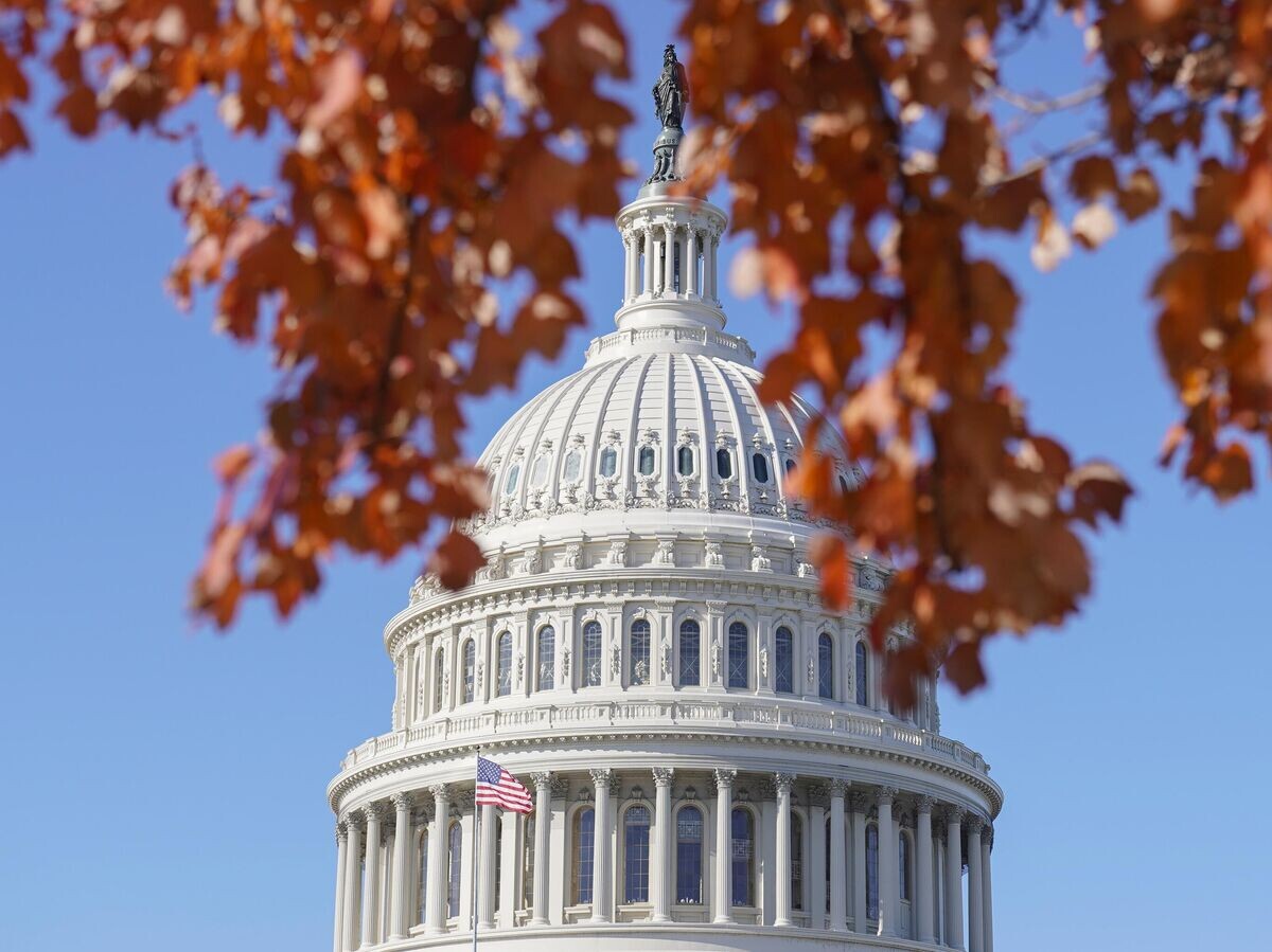    Здание Конгресса США на Капитолийском холме в Вашингтоне© AP Photo / Mariam Zuhaib