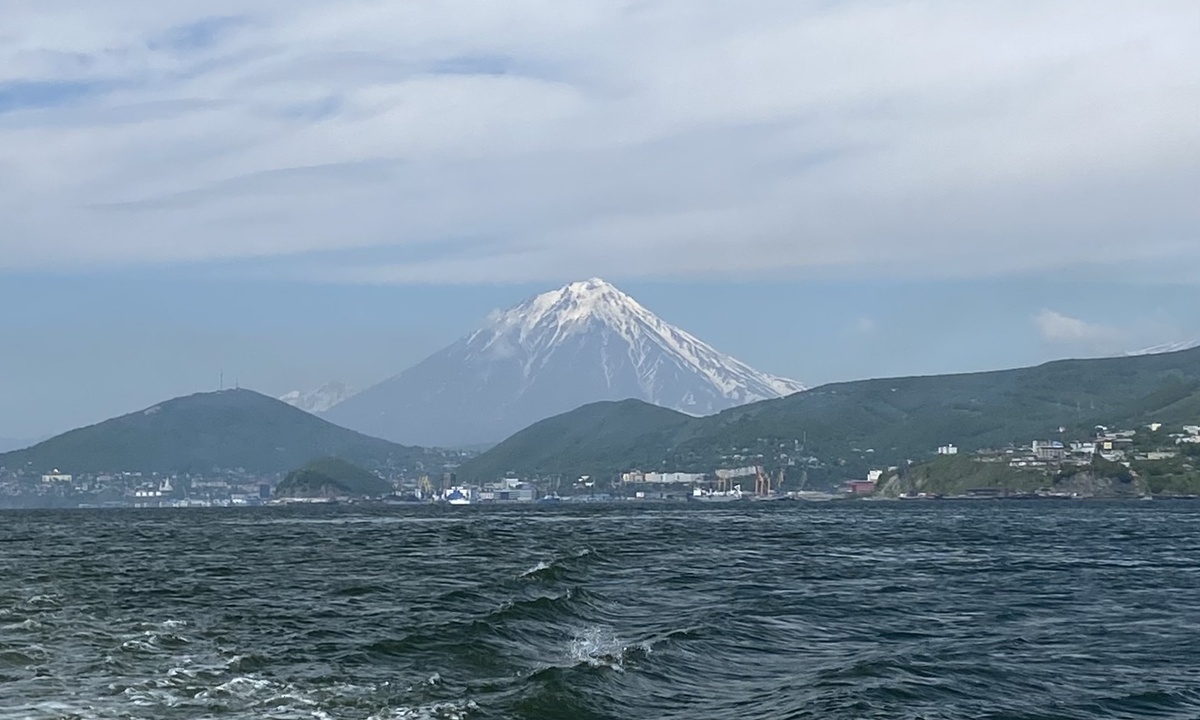 вид на Петропавловск-Камчатский с воды