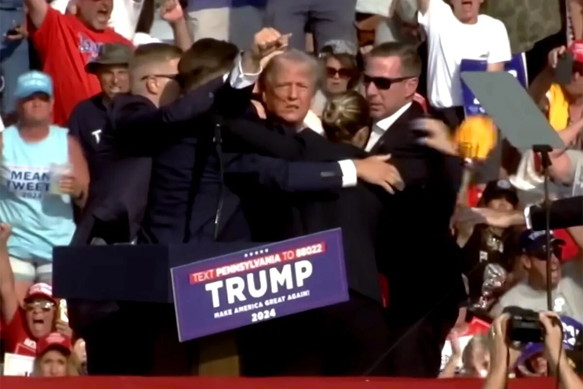    Покушение на экс-президента США Дональда Трампа. © скриншот YouTube