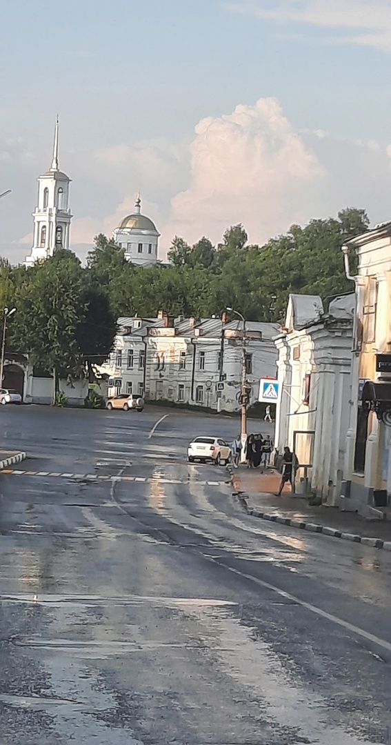 Торжок. Площадь им. 9 Января, вид на Ильинскую церковь (фото из личного архива).