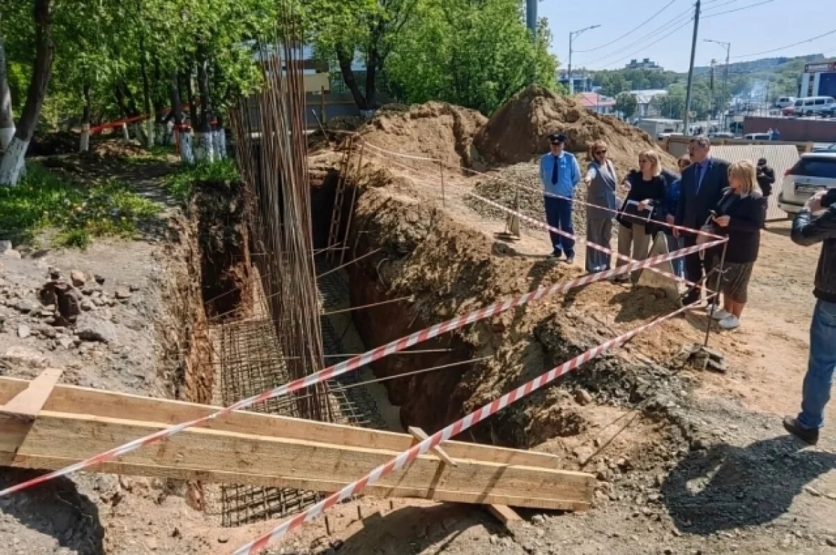    В центре столицы Камчатки благоустраивают сквер у Дома быта