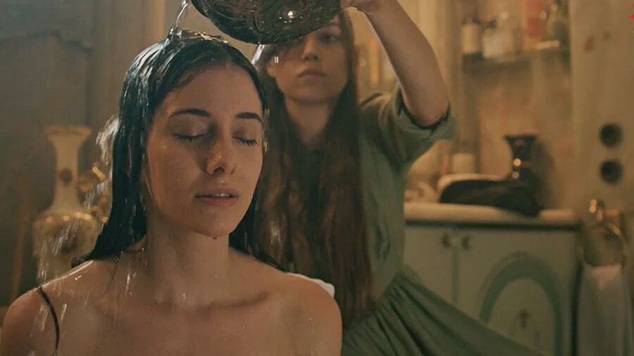 Кадр из сериала "Зимородок".