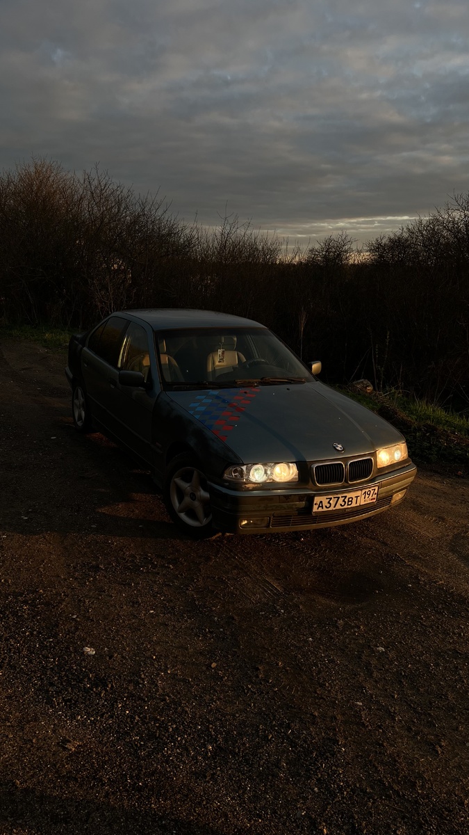 Е36, 320i