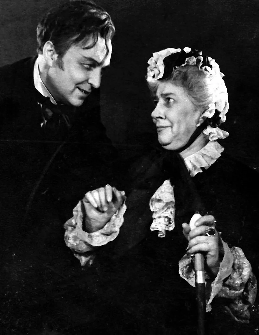 Жас қыздардың ас үйдегі секс видеосы