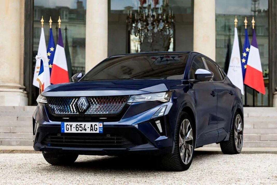 В День взятия Бастилии, который отмечается 14 июля, была официально представлена специальная версии Renault Rafale 2024. К слову, этот день является национальным праздником Франции.