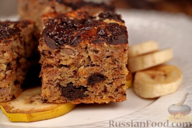 бананы, хлопья овсяные, яйца, мёд, соль, разрыхлитель, масло сливочное, шоколад тёмный
