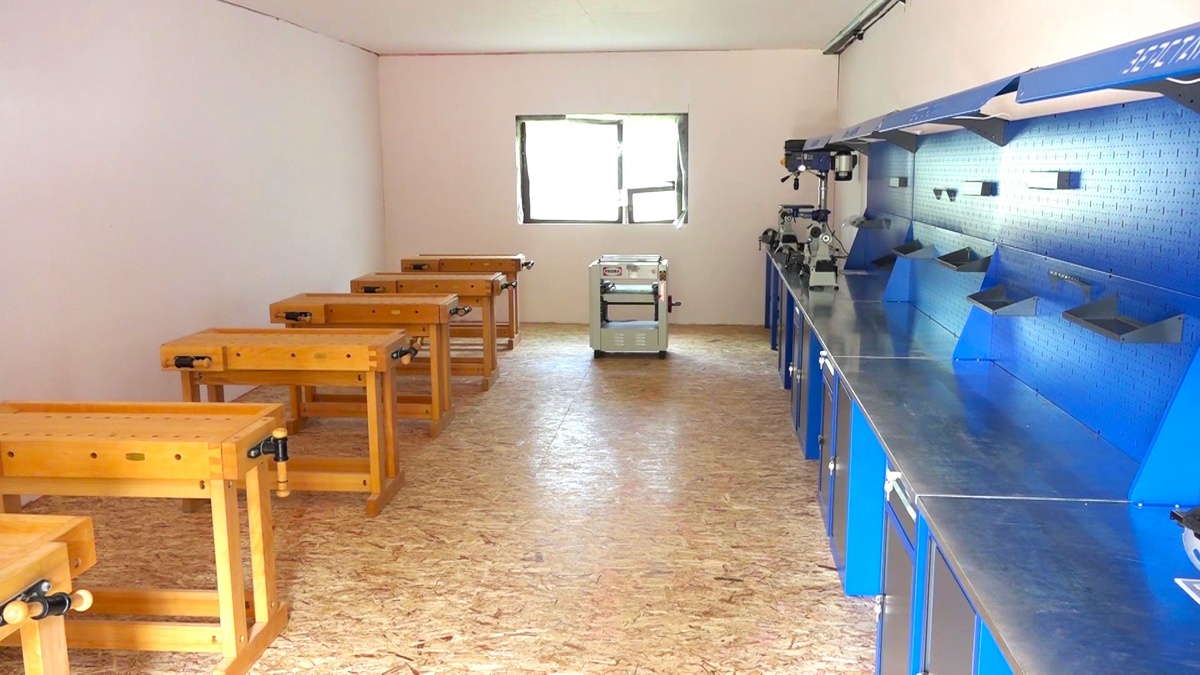    В Пойковском откроют столярную мастерскую для мальчиков