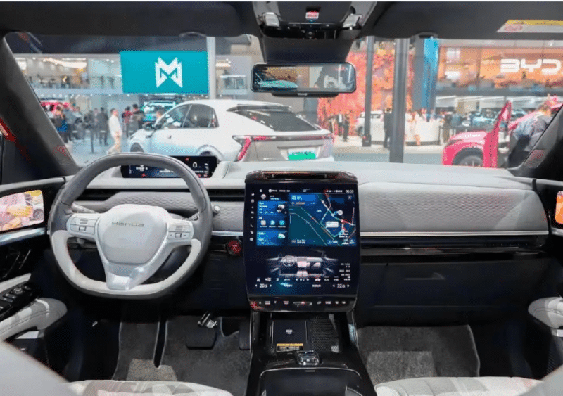 Интерьер Honda Ye S7