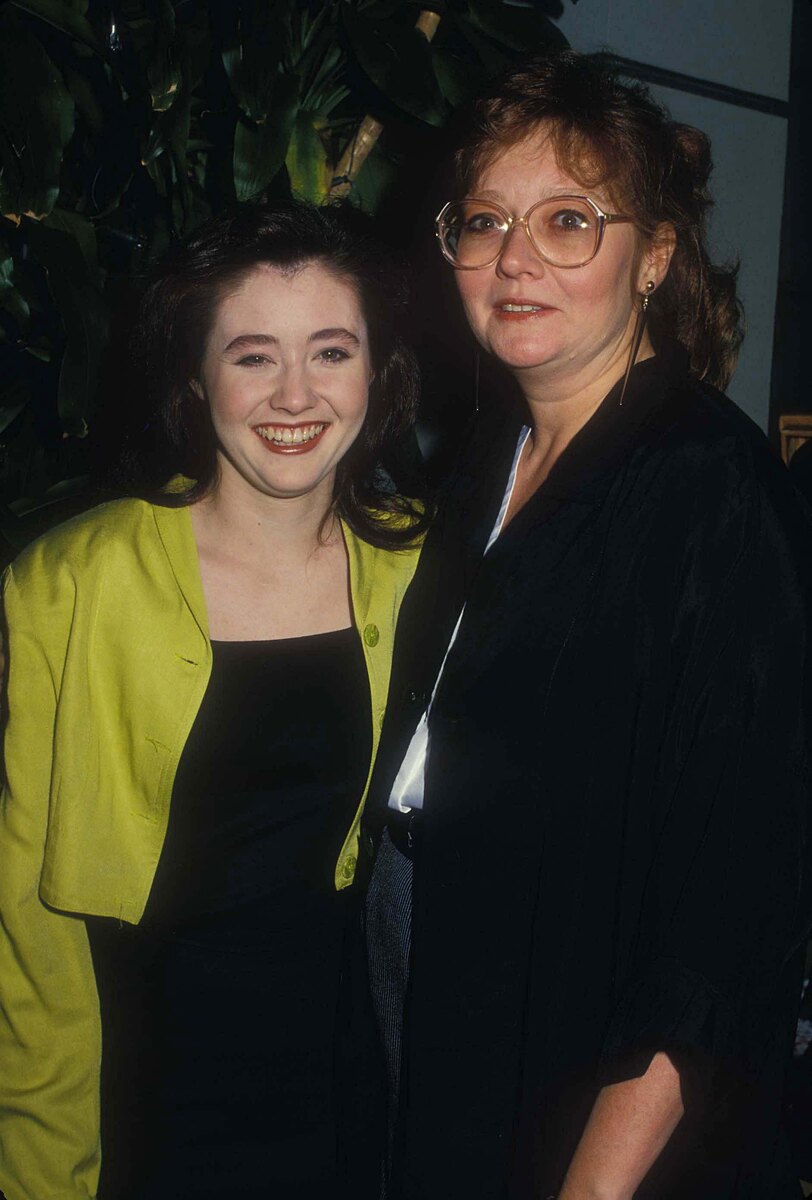    Шеннен Доэрти с мамой в 1988 годуLegion-Media